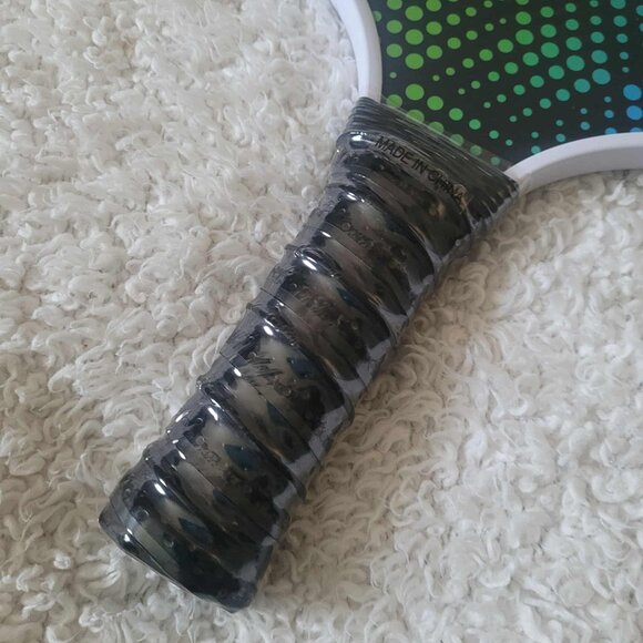 Brand new Humana CenterWell Pickleball Paddle, Collectable - Picture 3 of 3